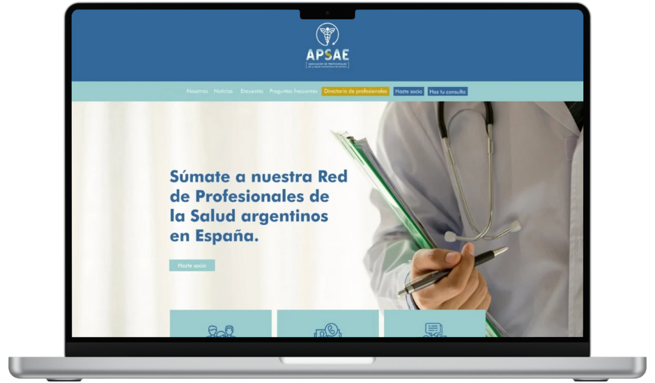 Imagen de una notebook visualizando el sitio de APSAE